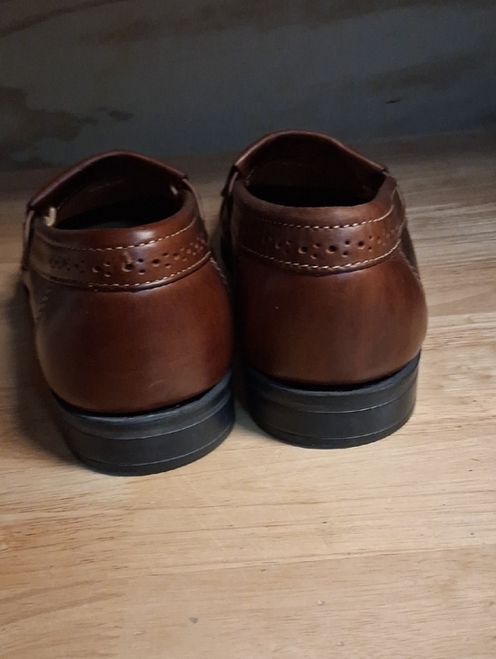 Bass Weejuns Penny Loafers - Brown Leather - Size 8D Mens  G.H.Bass Weejuns Brown Leather Loafers Dress Shoes 8D